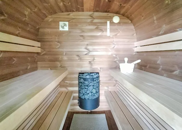 2 Bedroom Beautiful In אפרדן