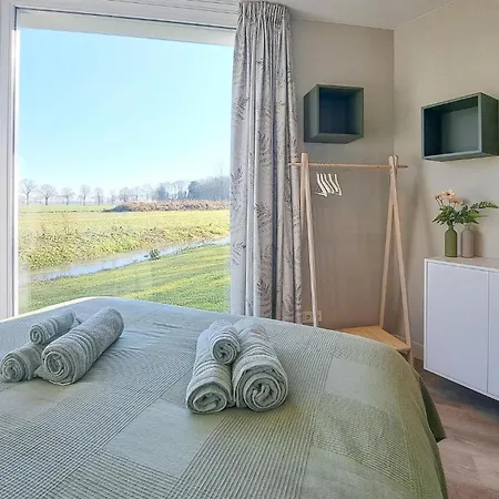 2 Bedroom Beautiful In 아페덴